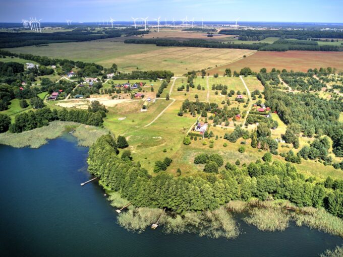 Działka rekreacyjna nad jeziorem Dołgie